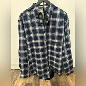 L.L. Bean men’s Plaid Button Down Shirt. 100% cotton. Size large.